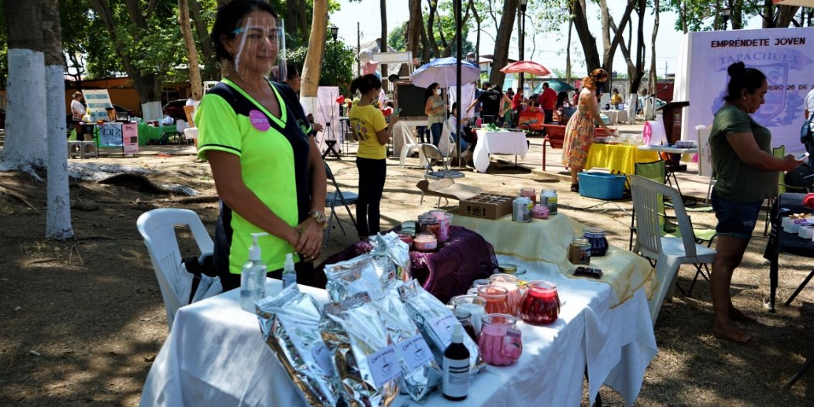 PARA REACTIVAR LA ECONOMÍA LOCAL, AYUNTAMIENTO DE TAPACHULA IMPULSA A JÓVENES EMPRENDEDORES