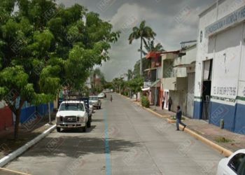 Cristalean vehículo en el par vial