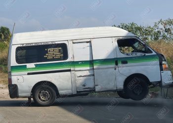 Abandonan unidad colectiva que atropelló a una persona