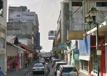 Abren vehículo y se roban 70 mil pesos