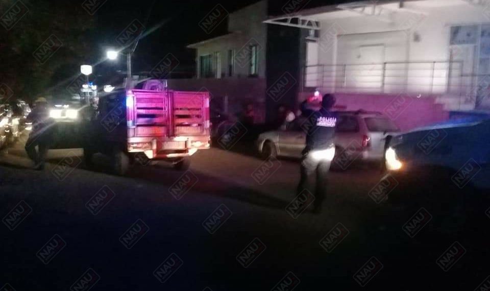 Sofocan incendió de un  vehículo