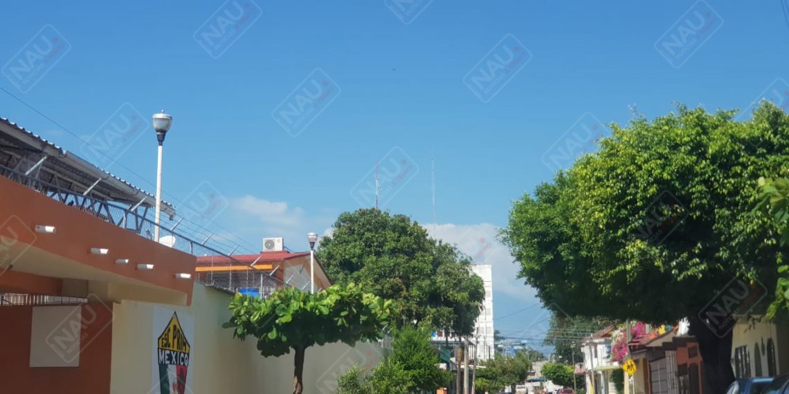 Centroamericanos asaltan y golpean a mexicano frente a la escuela México