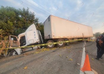 Menor de 2 años lesionada en accidente de un trailer en Huehuetán