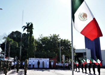 CON CEREMONIA CÍVICA, CONMEMORA AYUNTAMIENTO DE TAPACHULA EL “DÍA DE LA BANDERA NACIONAL”