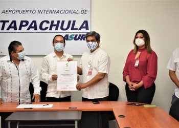 ALCALDE JOSÉ ALBERTO DE SANCRISTÓBAL ATESTIGUA ENTREGA DE DISTINTIVO “S” AL AEROPUERTO DE TAPACHULA