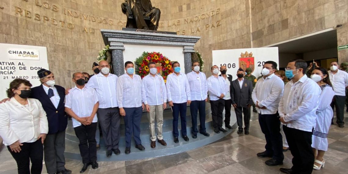 Destacan legado histórico de don Benito Juárez al conmemorar el 215 aniversario de su natalicio