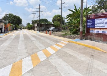 INAUGURA AYUNTAMIENTO DE TAPACHULA VIALIDAD DE PAVIMENTO MIXTO EN COLONIA LA GLORIA