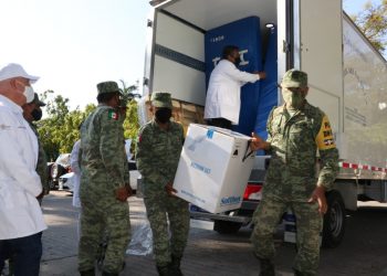 Arriba a Chiapas lote con más de 50 mil vacunas contra COVID-19