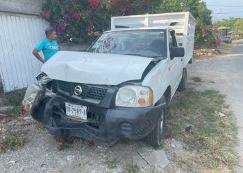 Abandonan camioneta chocada