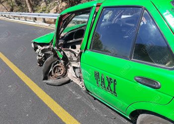 Tráiler embiste a taxi y deja dos mujeres lesionadas en la costera