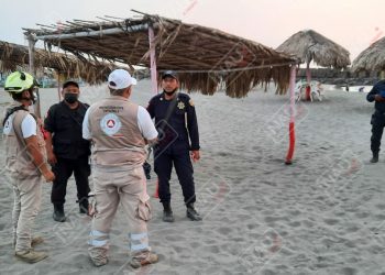 Rescatan a dos personas que se estaban ahogando en playas San Benito