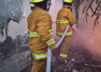 Casa abandonada y un predio de pastizales, se incendian la tarde de este miércoles