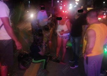 Tres lesionados al derrapar la motocicleta en que se desplazaban