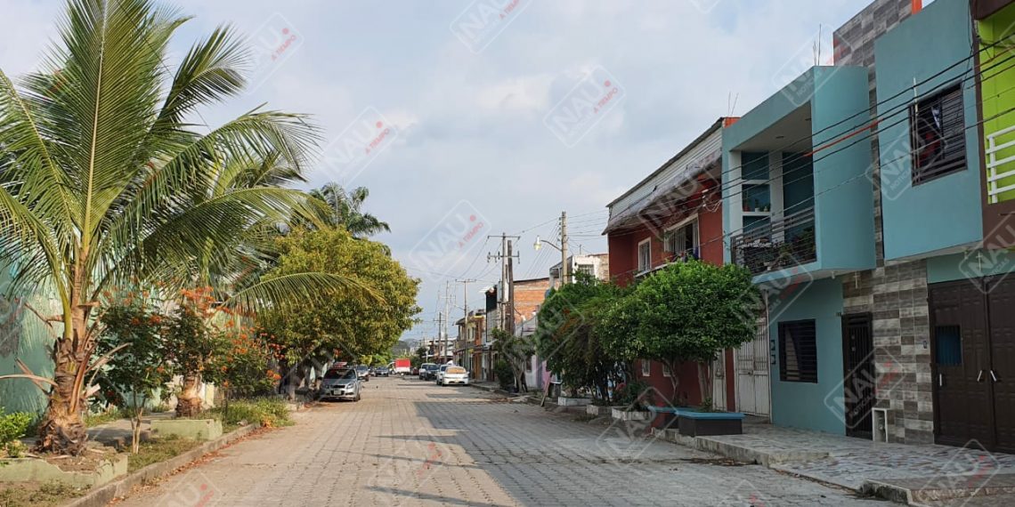 Pareja asalta pastelería