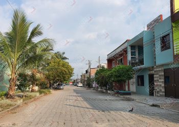 Pareja asalta pastelería