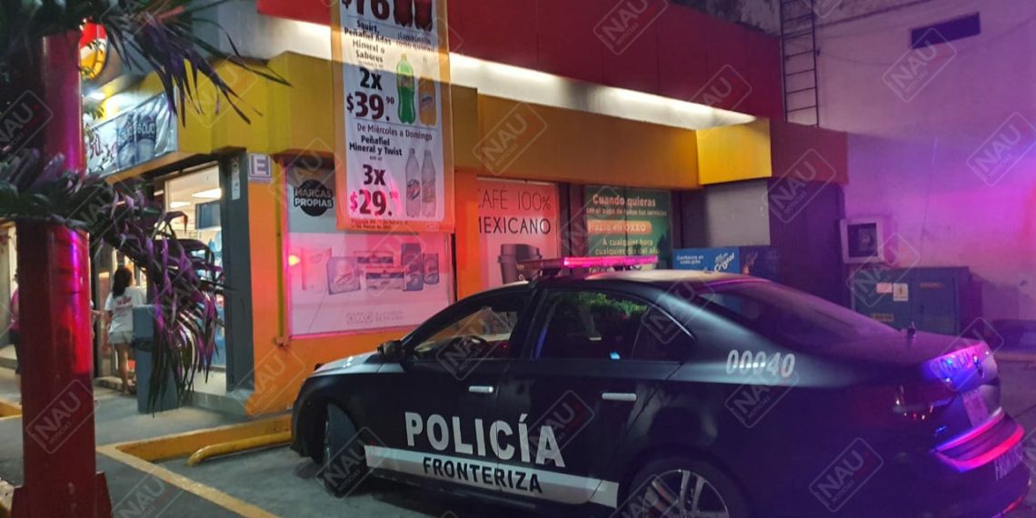 Delincuentes se robaron 12 latas de cerveza de Oxxo Reloj Floral