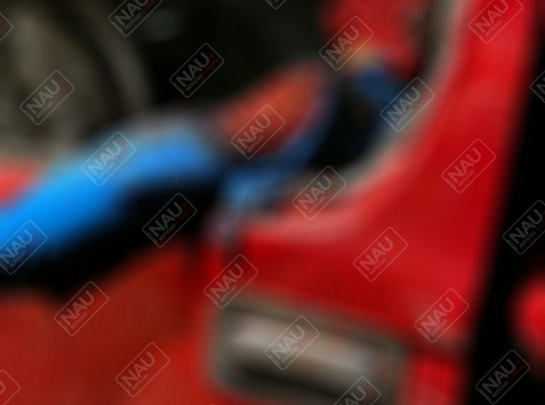 Muere joven al accidentarse en su camioneta