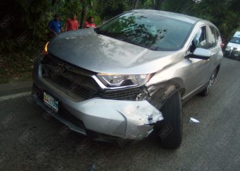 Solo daños dejan accidente en el KM 10 de Tuxtla Chico
