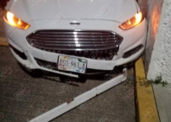 Muere una persona en accidente entre un vehículo particular y una patrulla