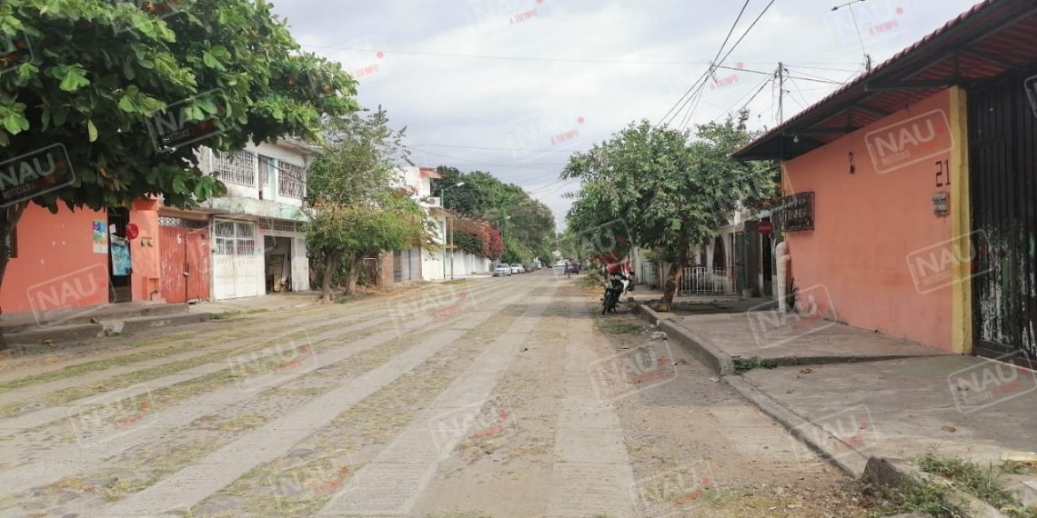 Asaltantes se roban motocicleta con lujo de violencia