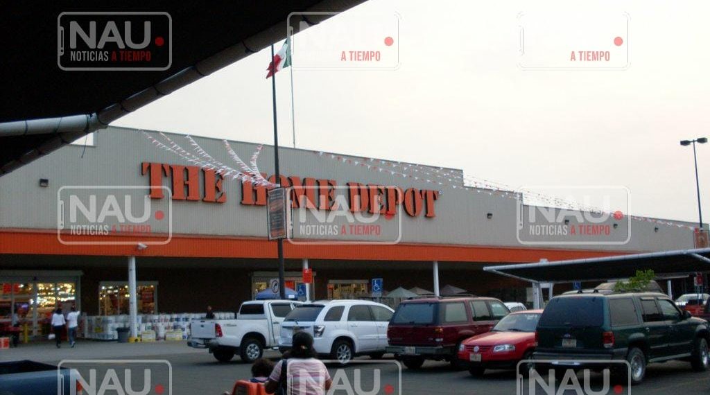 Cristalean vehículo en Home Depot y se roban computadora