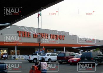 Cristalean vehículo en Home Depot y se roban computadora
