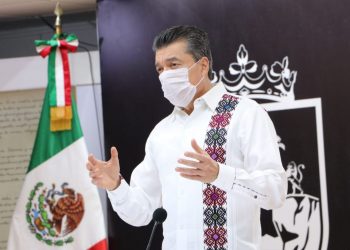 Continúa vacunación anti COVID-19 a población adulta mayor y al sector educativo en Chiapas