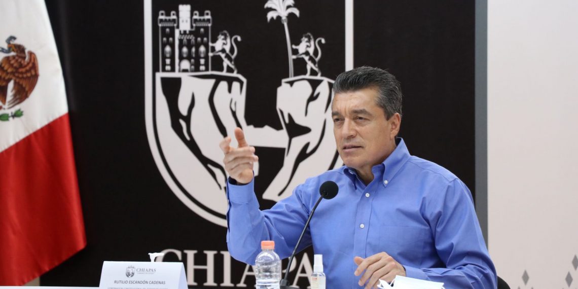 Chiapas combate analfabetismo en jóvenes y población adulta