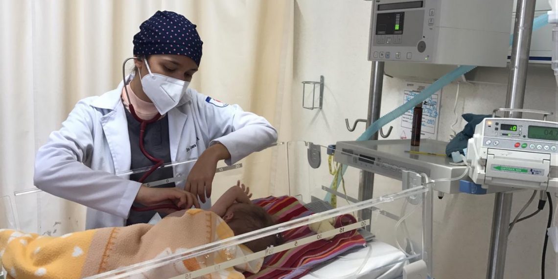 Personal Médico Del Hospital General De Tapachula Logra Recuperación De Menor Con Neumonía