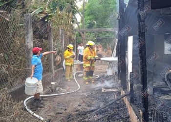 Incendio de una casa fue sofocado en Tuxtla Chico