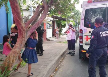 Aseguran a sujeto que atropelló a una mujer y dos menores de edad