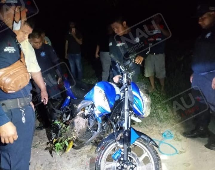 Muere motociclista al caer a un canal de agua en Huehuetán