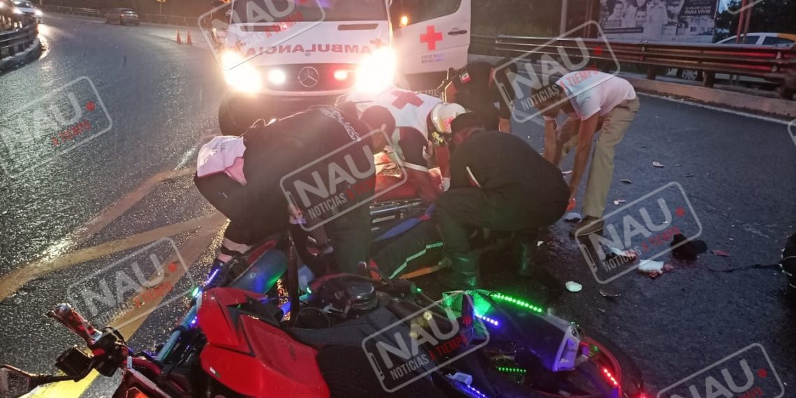Grave motociclista atropellado frente a la entrada del Fraccionamiento residencial San Antonio