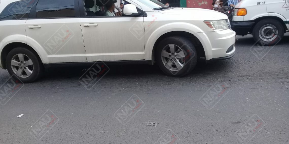 Golpe de 300 pesos por poco termina en zafarrancho