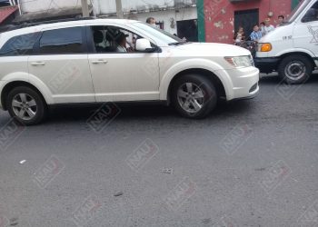 Golpe de 300 pesos por poco termina en zafarrancho