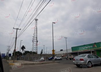 Roban en un vehículo en Bodega Aurrerá del Libramiento poniente