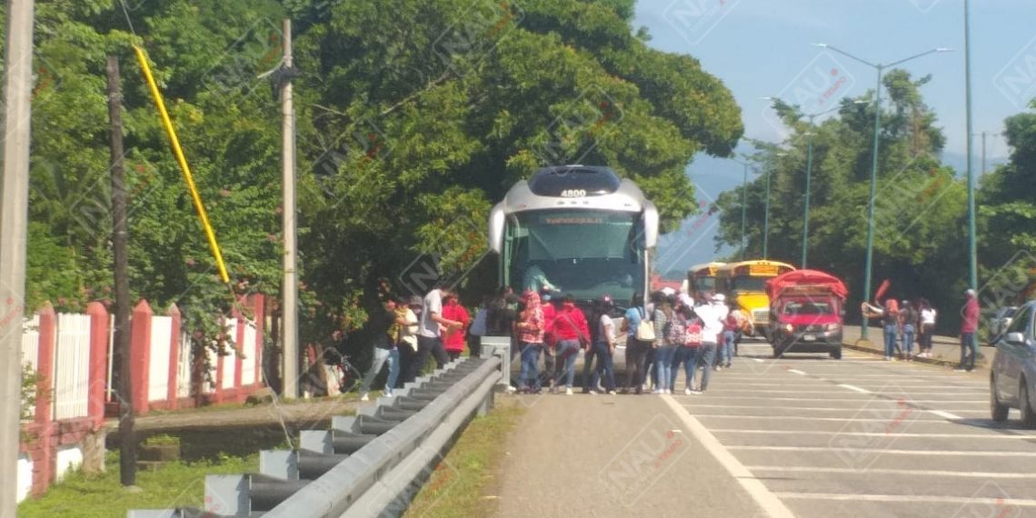 Secuestran dos autobuses de pasajes en Huehuetán