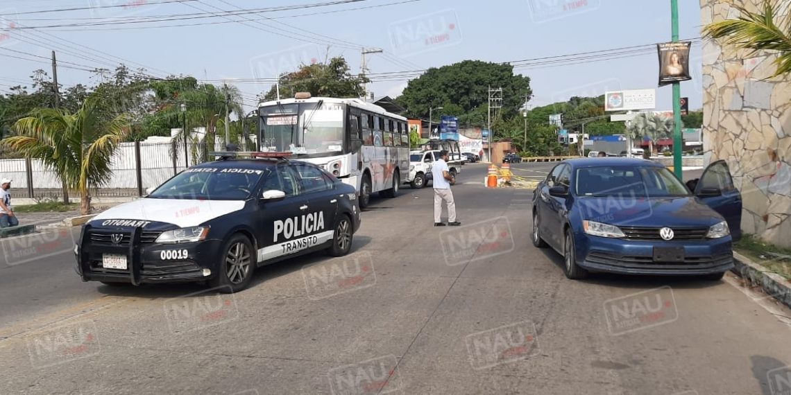 Choca Tapachulteco por alcance contra vehículo compacto