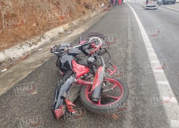 Motociclista lesionado al ser embestido por un vehículo