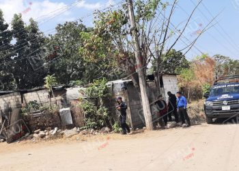 Celoso marido quema su humilde vivienda