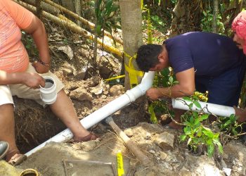 AGILIZAN REPARACIÓN DE LÍNEA DE CONDUCCIÓN DE AGUA POTABLE EN TAPACHULA
