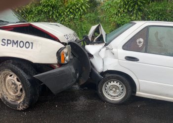 Patrulla de SPM de Unión Juárez choca contra automóvil