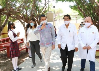 Gracias a consenso entre madres, padres, docentes y directivos, más escuelas regresan a clases