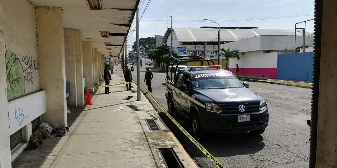 Muere indigente en la vía publica