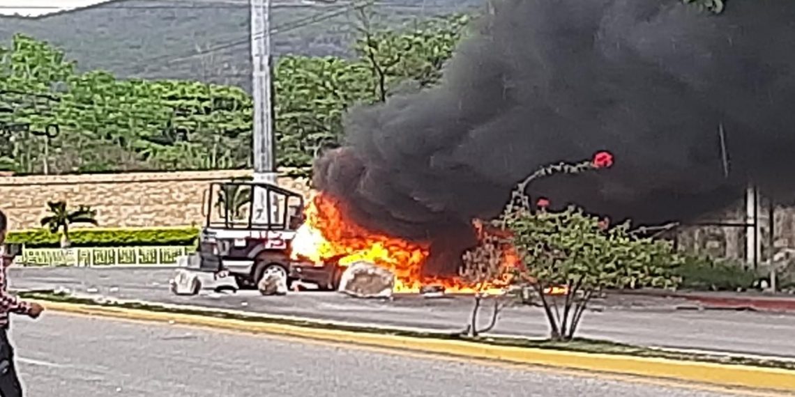 FGE investiga actos vandálicos de normalistas en Tuxtla Gutiérrez