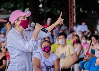 Multitudinarias Muestras De Apoyo A Rosy Urbina