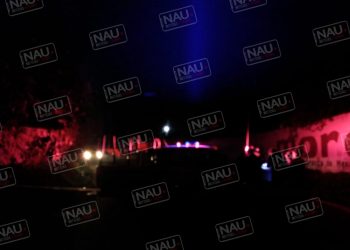 Dos menores y dos adultos lesionados en volcadura de camioneta