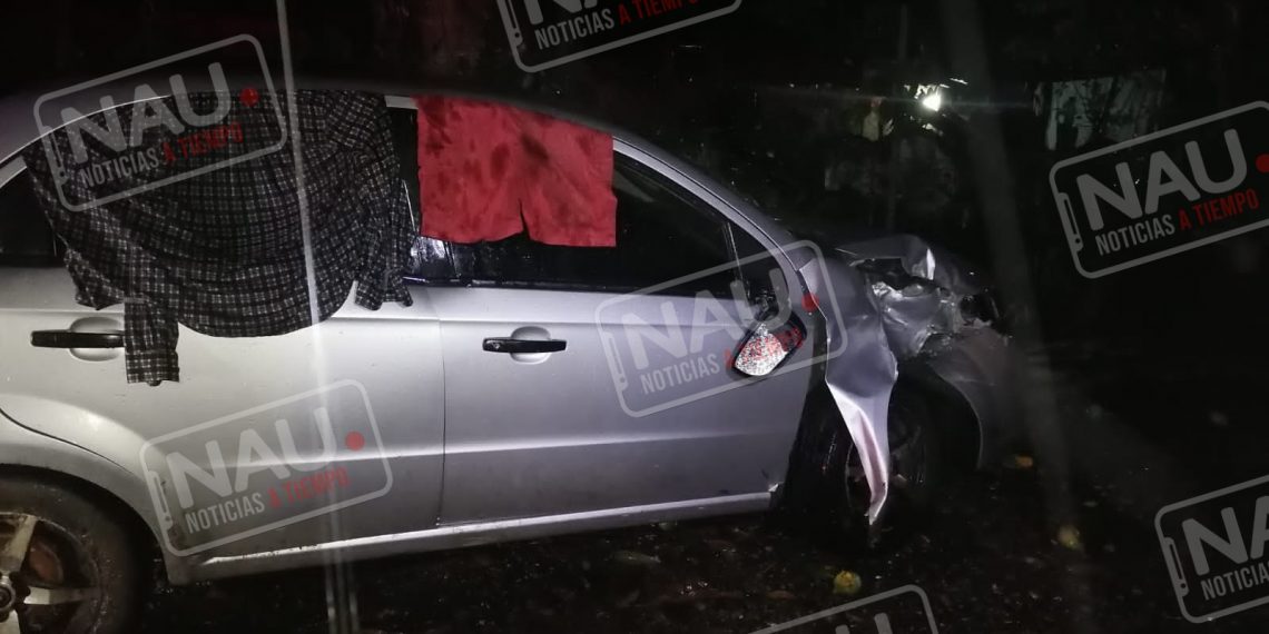 Militantes del PT se accidentan en la Carretera Costera a la altura de PIJIJIAPAN