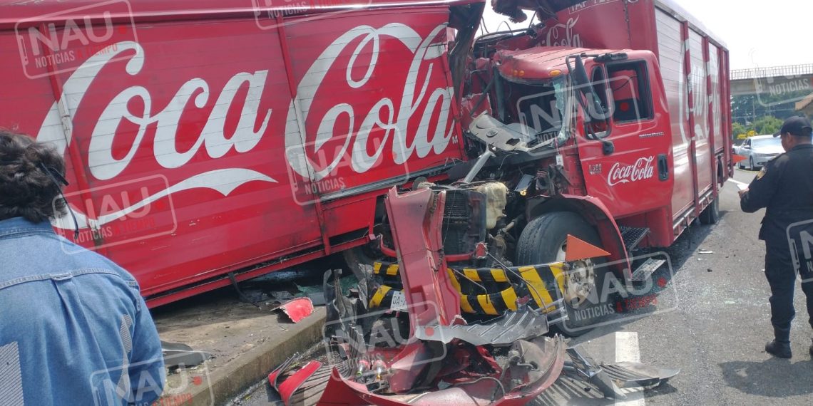 4 lesionados deja choque por alcance entre dos Camiones de la empresa FAMSA “Coca Cola”
