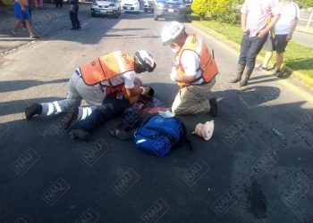 Sextagenario grave al ser atropellado por un motociclista
